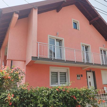 Apartman Leki Сараево Экстерьер фото